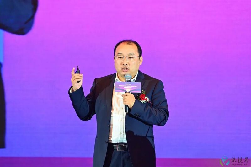 李偉-800.jpg 李偉-800.jpg